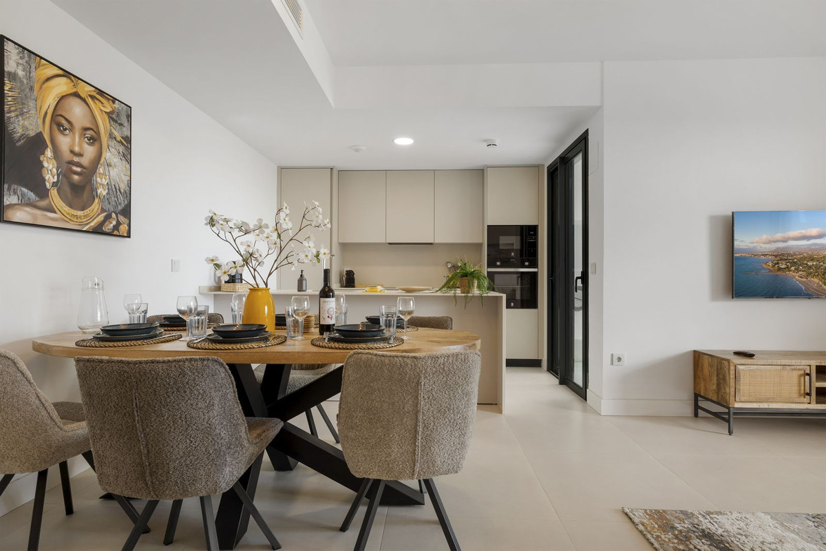 3 Bed Apartment for sale in Fuengirola Costa Del Sol, Málaga, Spain