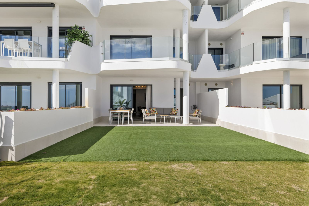 3 Bed Apartment for sale in Fuengirola Costa Del Sol, Málaga, Spain