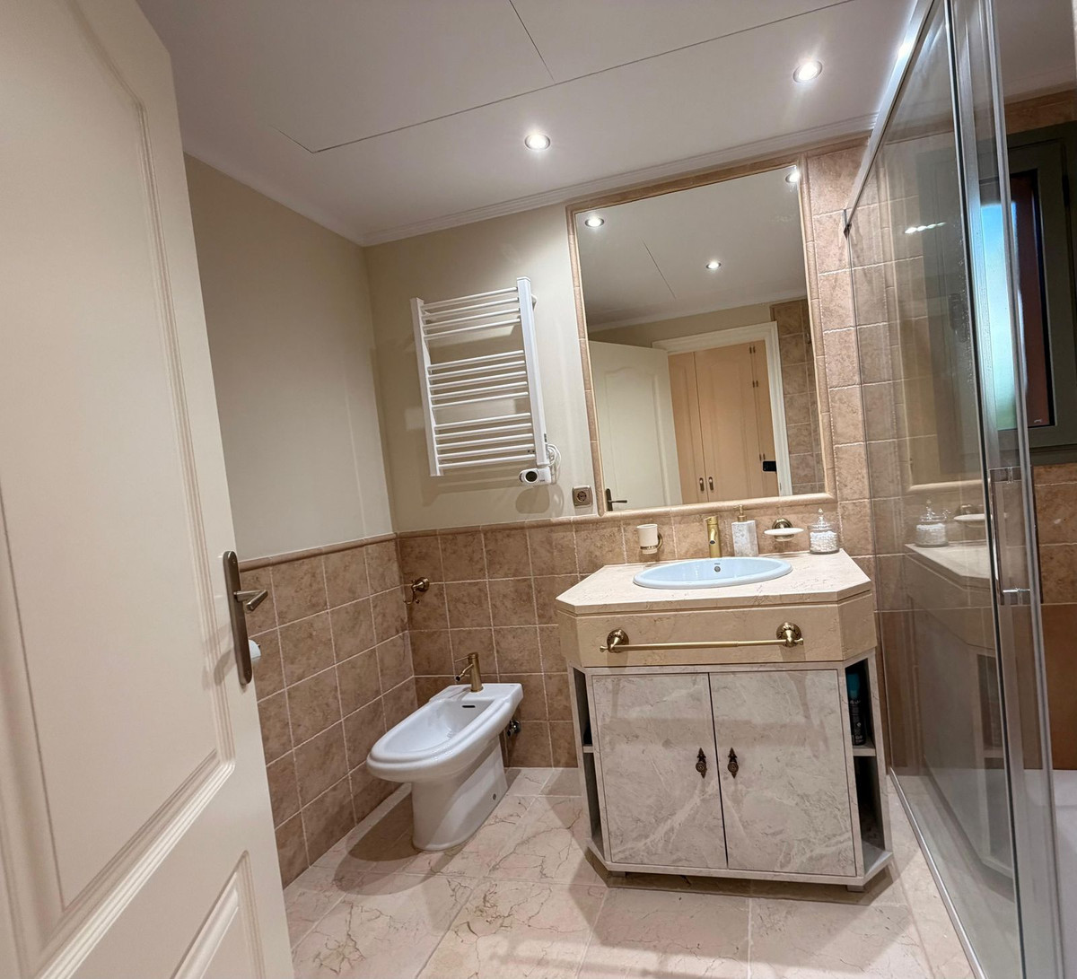 3 Bed Apartment for sale in Estepona Costa Del Sol, Málaga, Spain