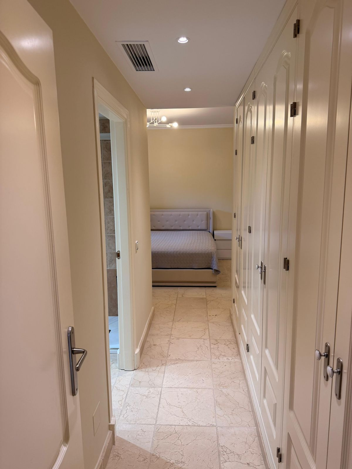 3 Bed Apartment for sale in Estepona Costa Del Sol, Málaga, Spain