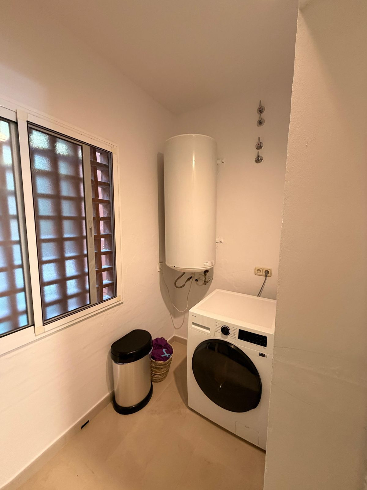 3 Bed Apartment for sale in Estepona Costa Del Sol, Málaga, Spain
