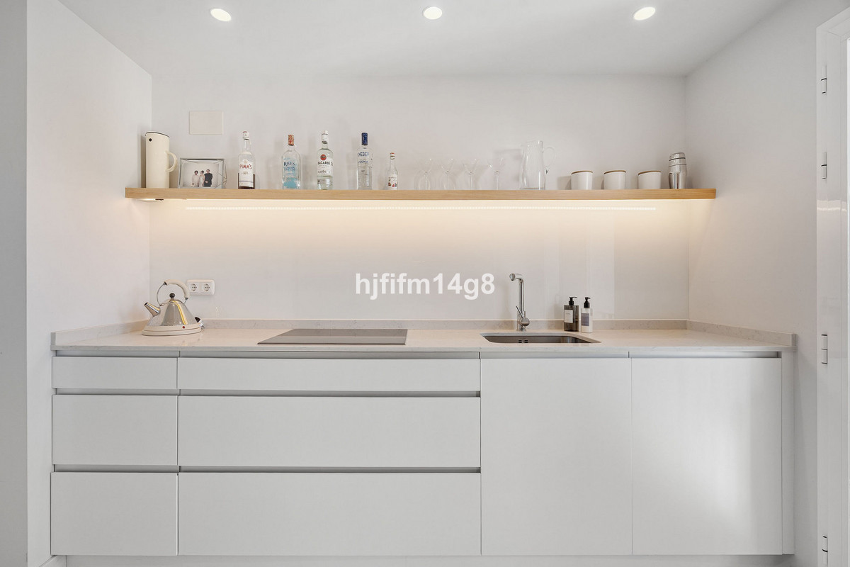 3 Bed Apartment for sale in Benahavís Costa Del Sol, Málaga, Spain