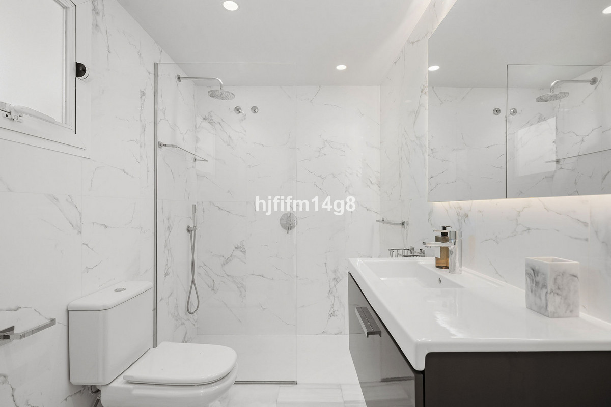 3 Bed Apartment for sale in Benahavís Costa Del Sol, Málaga, Spain