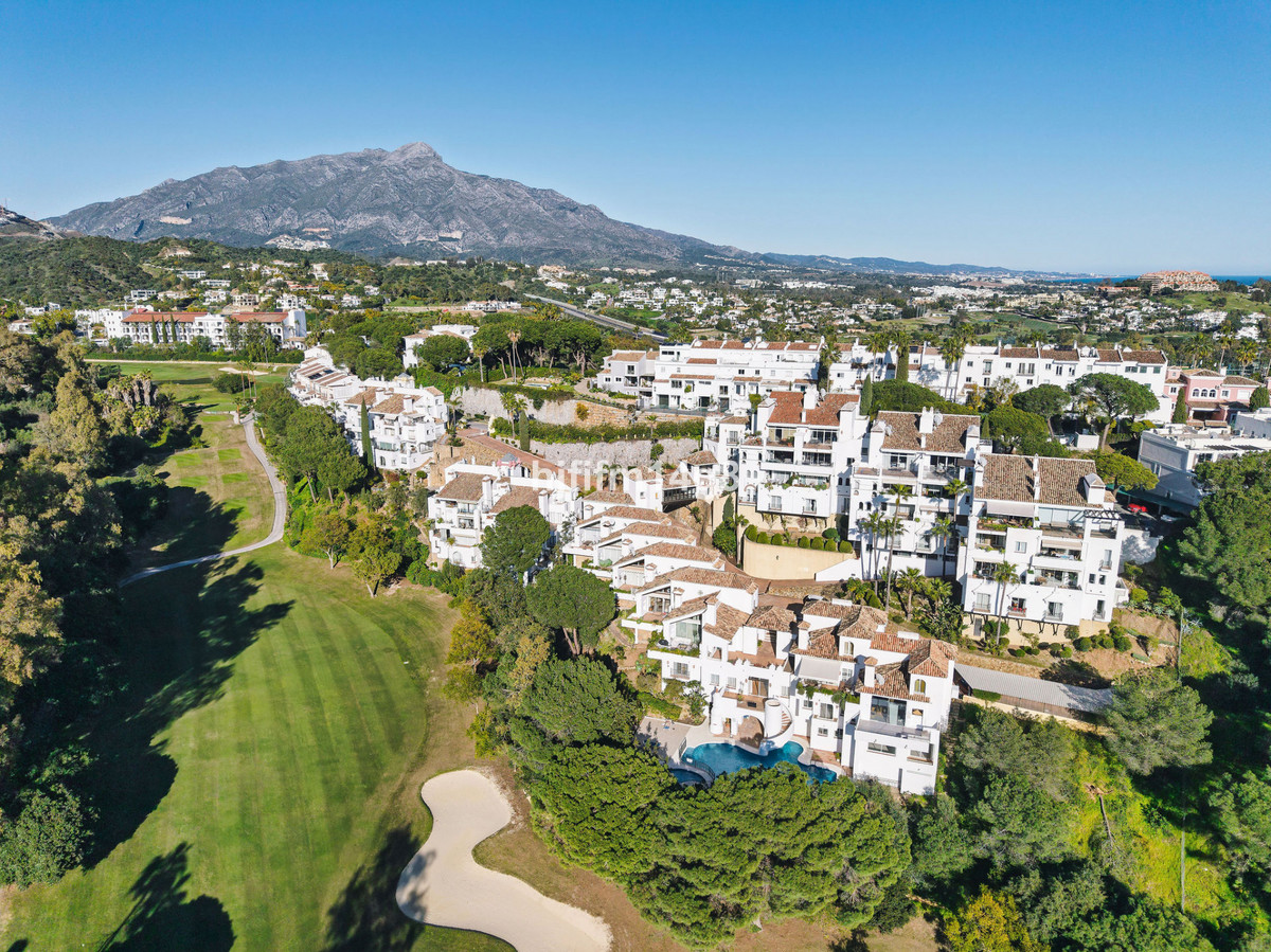 3 Bed Apartment for sale in Benahavís Costa Del Sol, Málaga, Spain