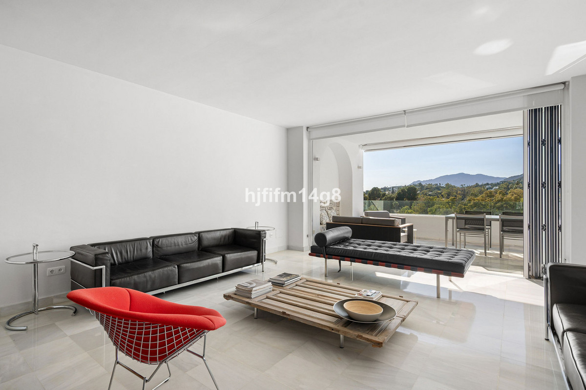 3 Bed Apartment for sale in Benahavís Costa Del Sol, Málaga, Spain