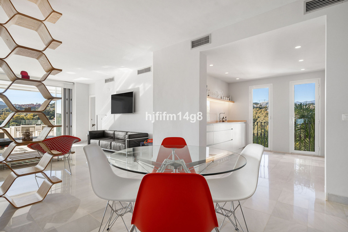 3 Bed Apartment for sale in Benahavís Costa Del Sol, Málaga, Spain