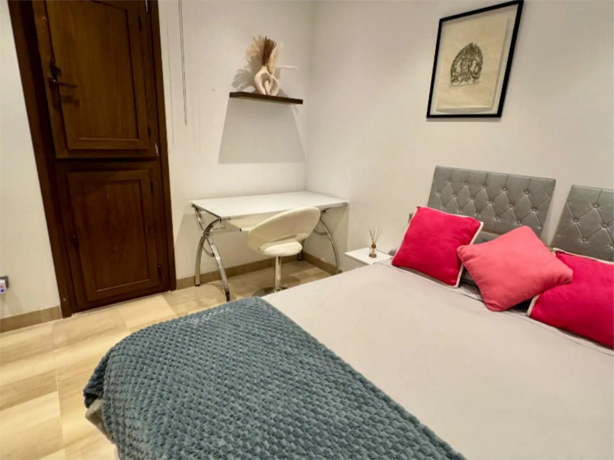 3 Bed Apartment for sale in Estepona Costa Del Sol, Málaga, Spain