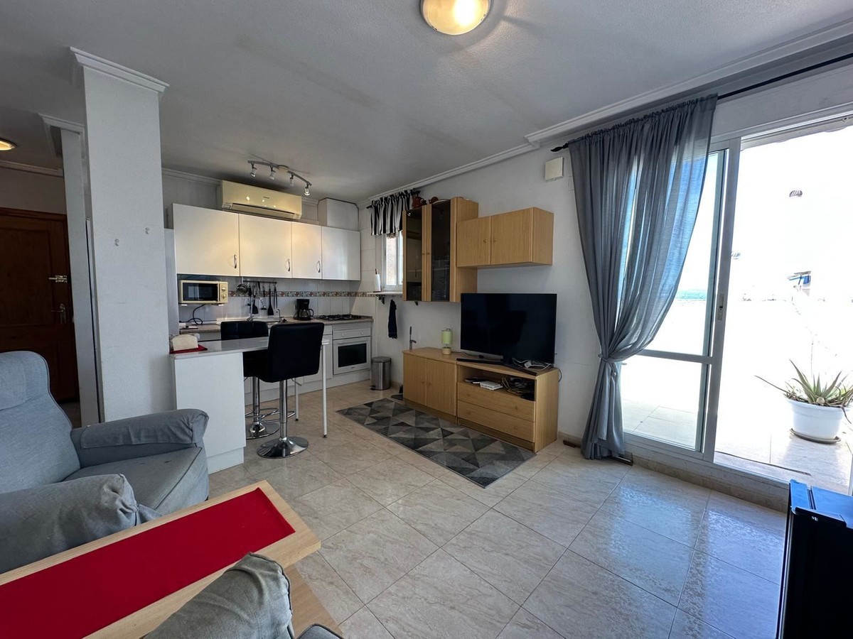 Se vende Apartamento en Planta Última de 2 dormitorios en Costa Blanca, Alicante, España