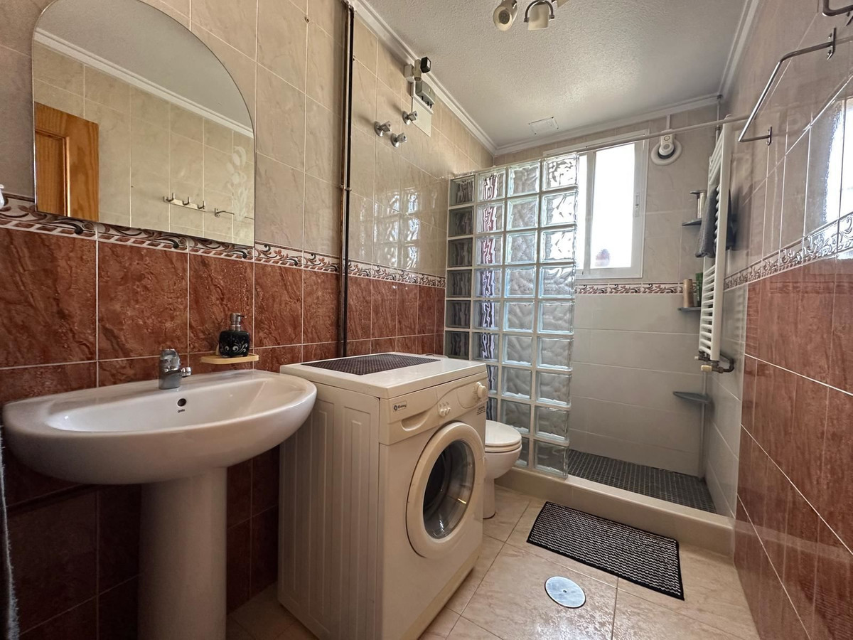 Se vende Apartamento en Planta Última de 2 dormitorios en Costa Blanca, Alicante, España