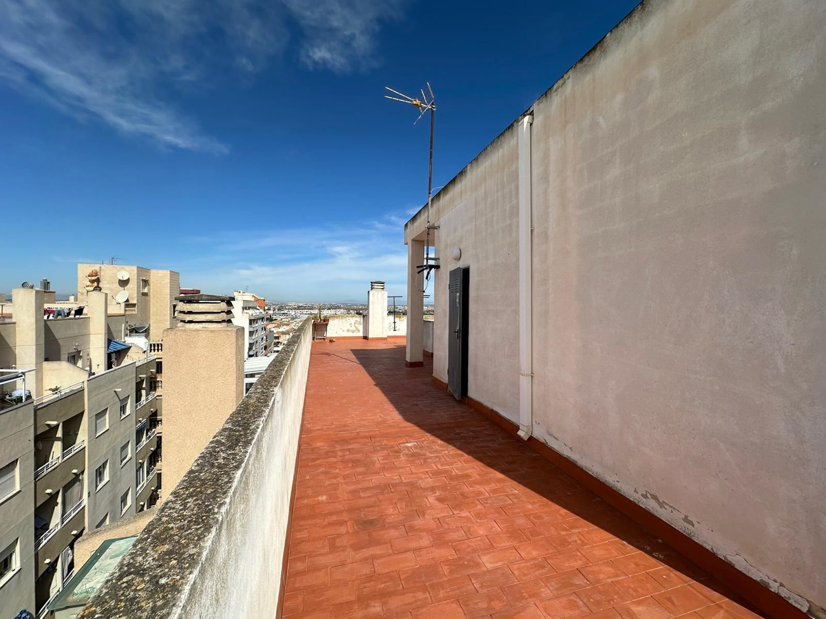 Se vende Apartamento en Planta Última de 2 dormitorios en Costa Blanca, Alicante, España