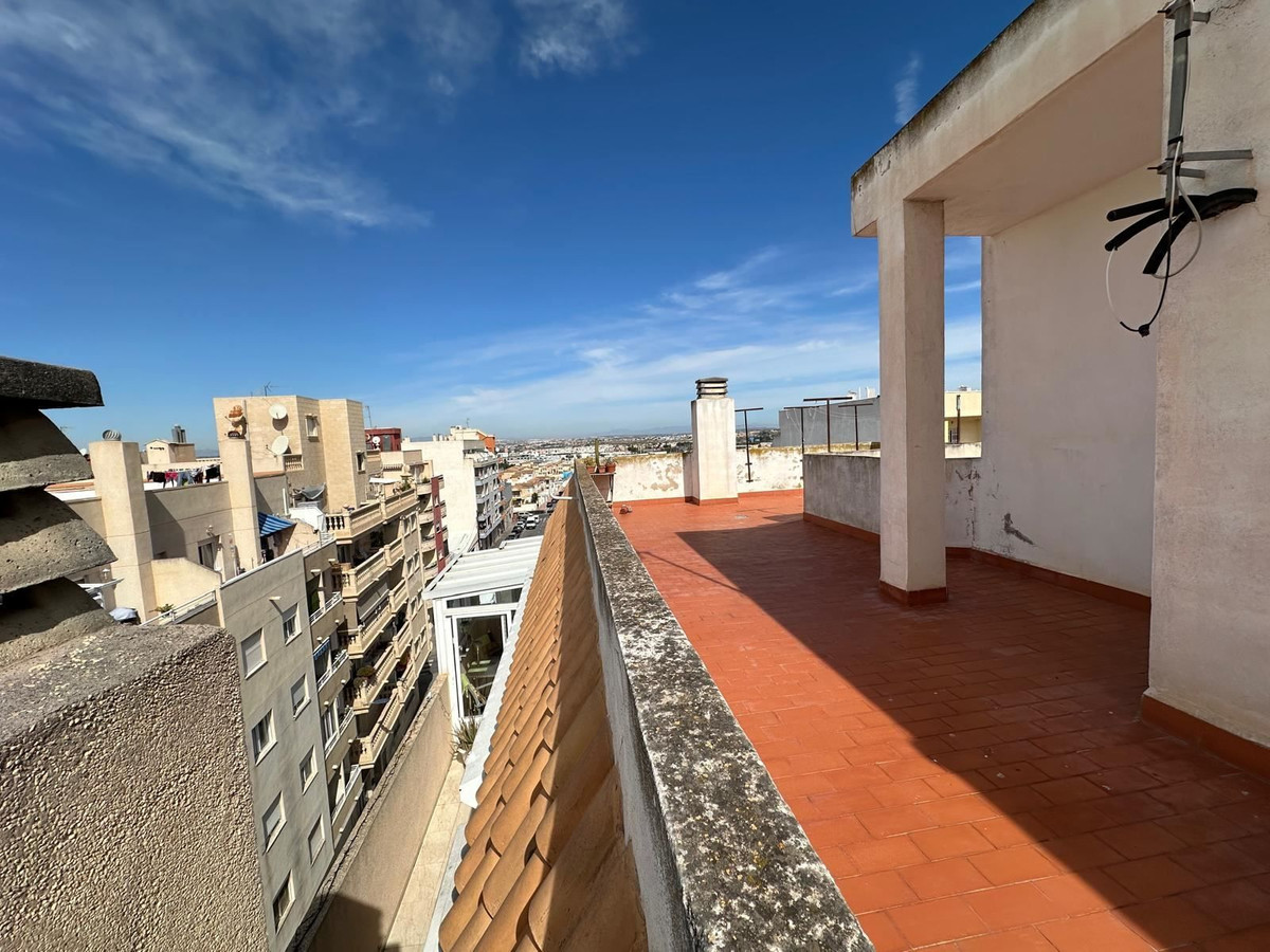 Se vende Apartamento en Planta Última de 2 dormitorios en Costa Blanca, Alicante, España