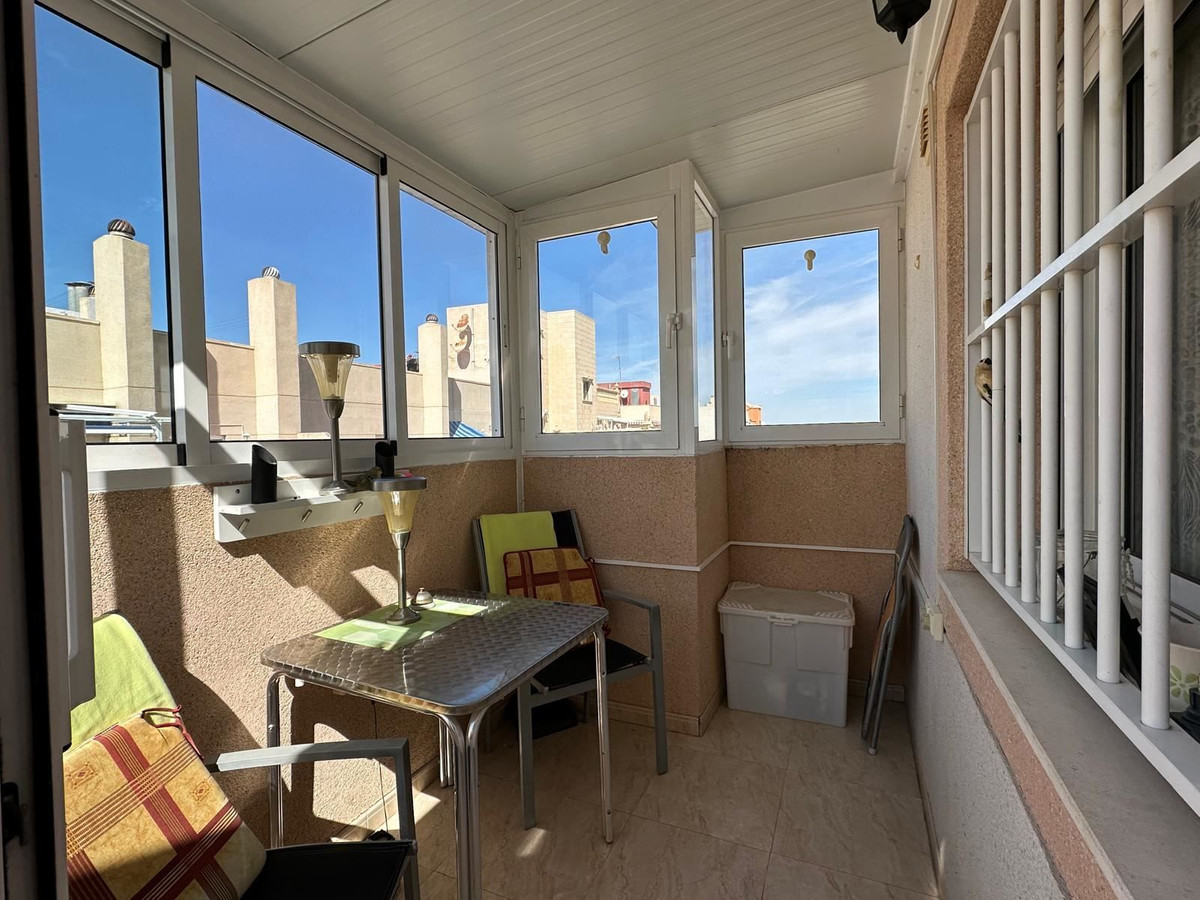 Se vende Apartamento en Planta Última de 2 dormitorios en Costa Blanca, Alicante, España