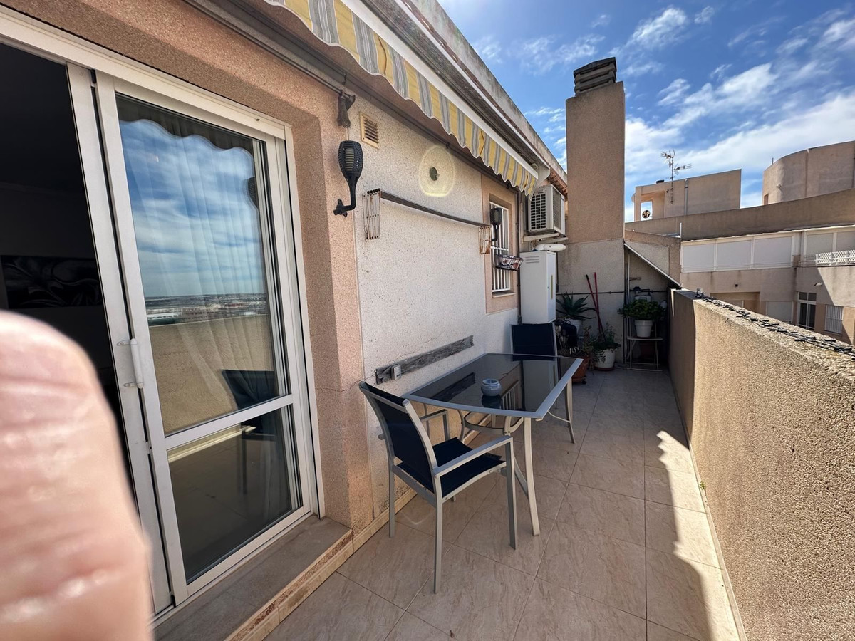 Se vende Apartamento en Planta Última de 2 dormitorios en Costa Blanca, Alicante, España
