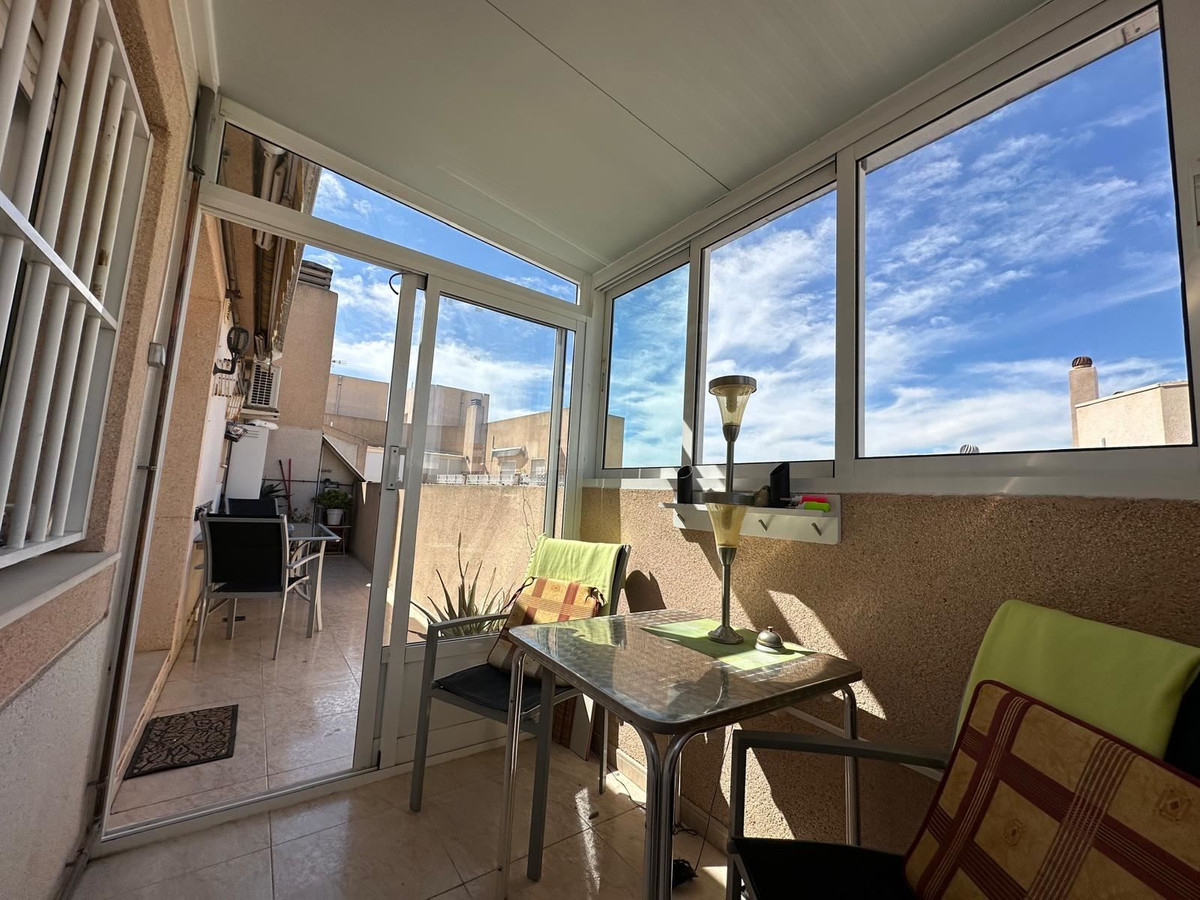 Se vende Apartamento en Planta Última de 2 dormitorios en Costa Blanca, Alicante, España