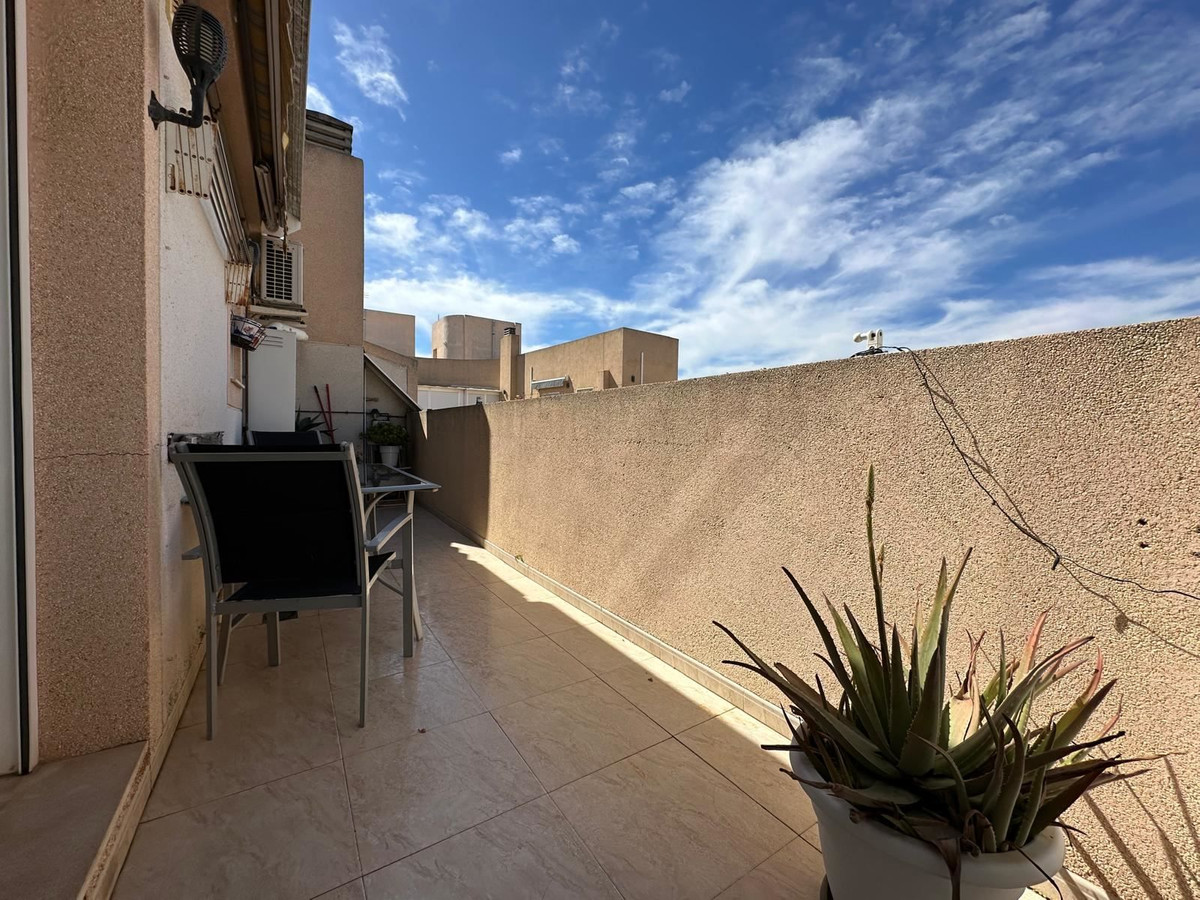 Se vende Apartamento en Planta Última de 2 dormitorios en Costa Blanca, Alicante, España