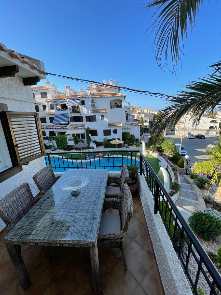 Se vende Apartamento Planta Media de 2 dormitorios en Costa Blanca, Alicante, España