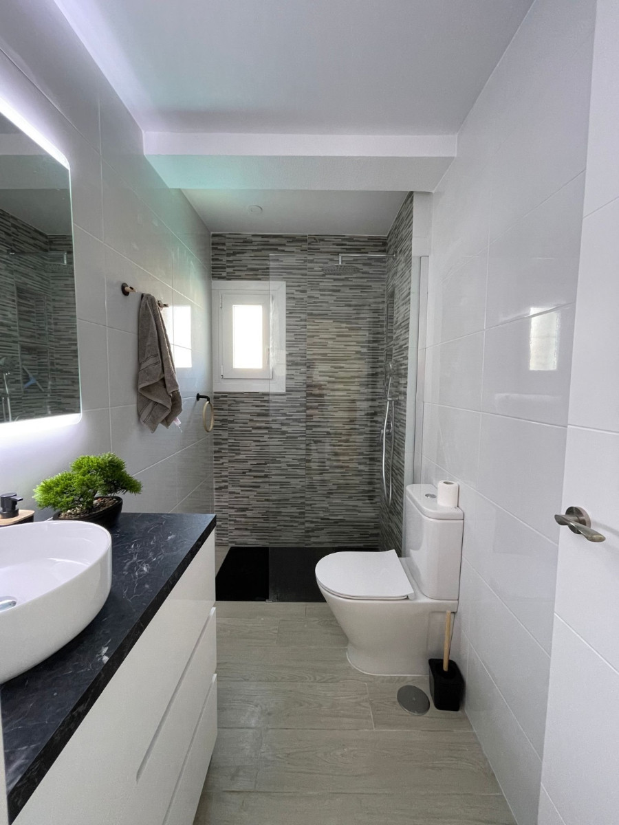 Se vende Apartamento Planta Media de 2 dormitorios en Costa Blanca, Alicante, España
