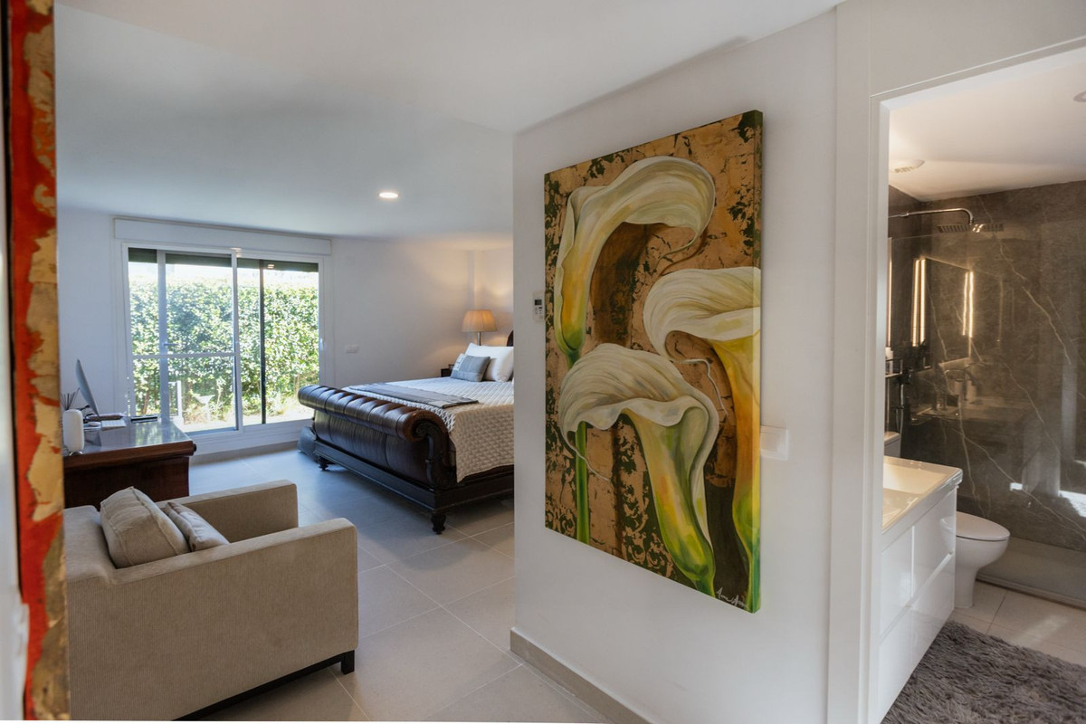 Se vende Apartamento Planta Baja de 3 dormitorios en Costa Del Sol, Cadiz, España