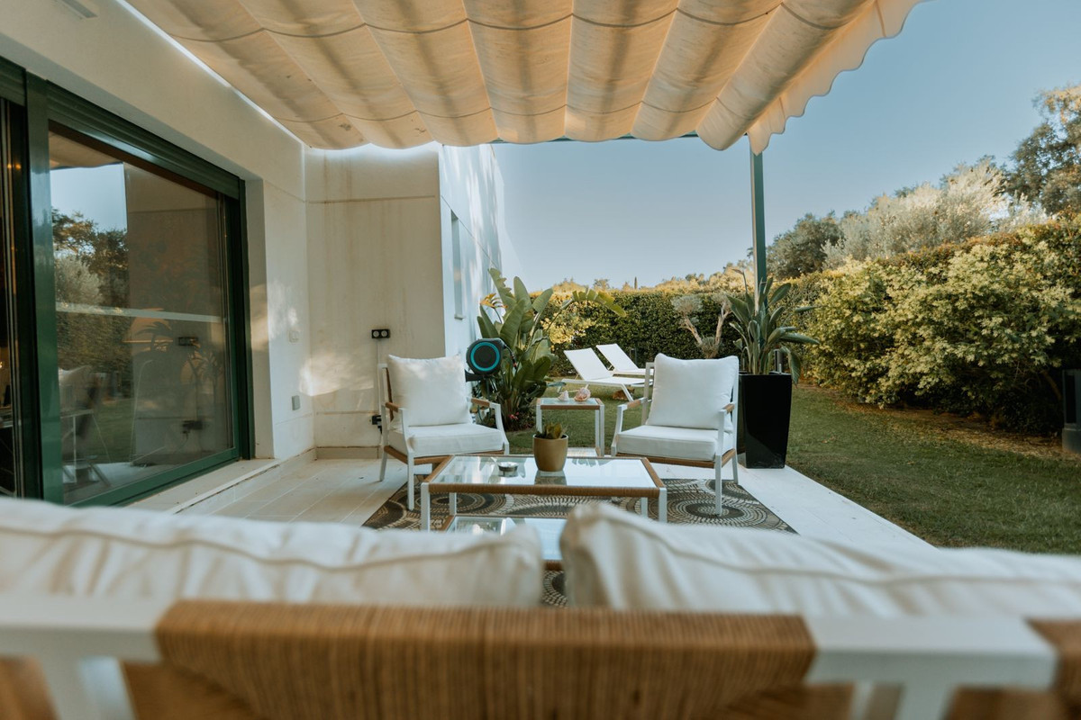 Se vende Apartamento Planta Baja de 3 dormitorios en Costa Del Sol, Cadiz, España