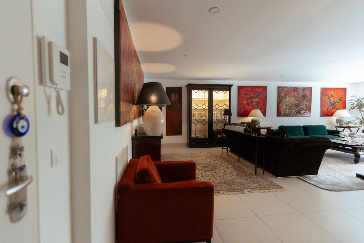 Se vende Apartamento Planta Baja de 3 dormitorios en Costa Del Sol, Cadiz, España