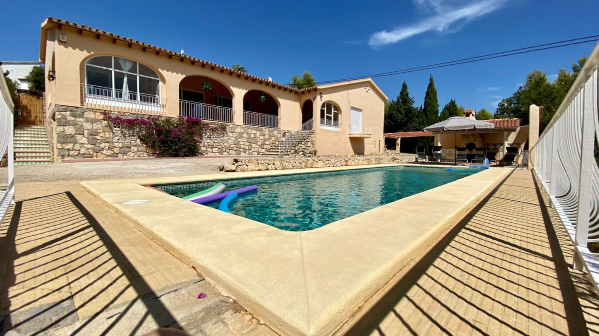 3 Bed Townhouse for sale in La Fustera Costa Blanca, Alicante, Spain