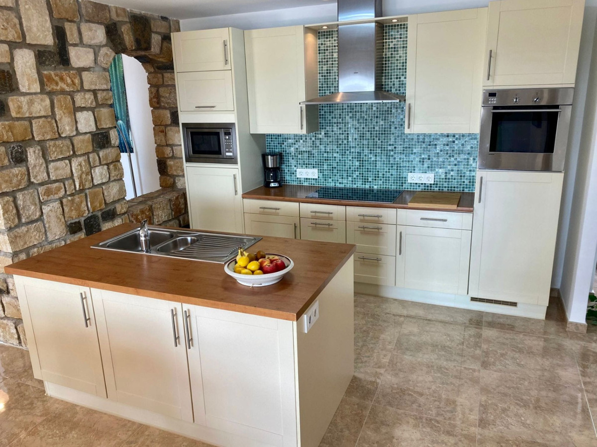 3 Bed Townhouse for sale in La Fustera Costa Blanca, Alicante, Spain