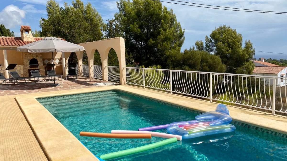 3 Bed Townhouse for sale in La Fustera Costa Blanca, Alicante, Spain