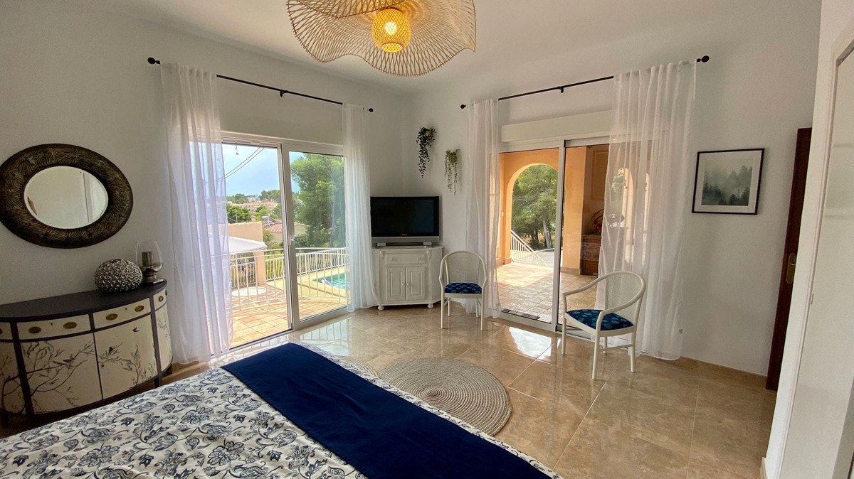 3 Bed Townhouse for sale in La Fustera Costa Blanca, Alicante, Spain