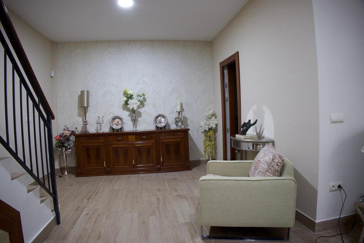4 Bed Townhouse for sale in Fuengirola Costa Del Sol, Málaga, Spain