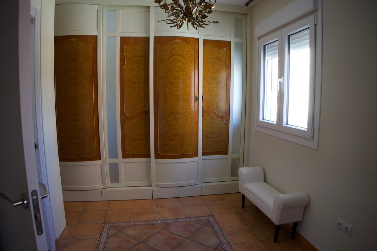 4 Bed Townhouse for sale in Fuengirola Costa Del Sol, Málaga, Spain