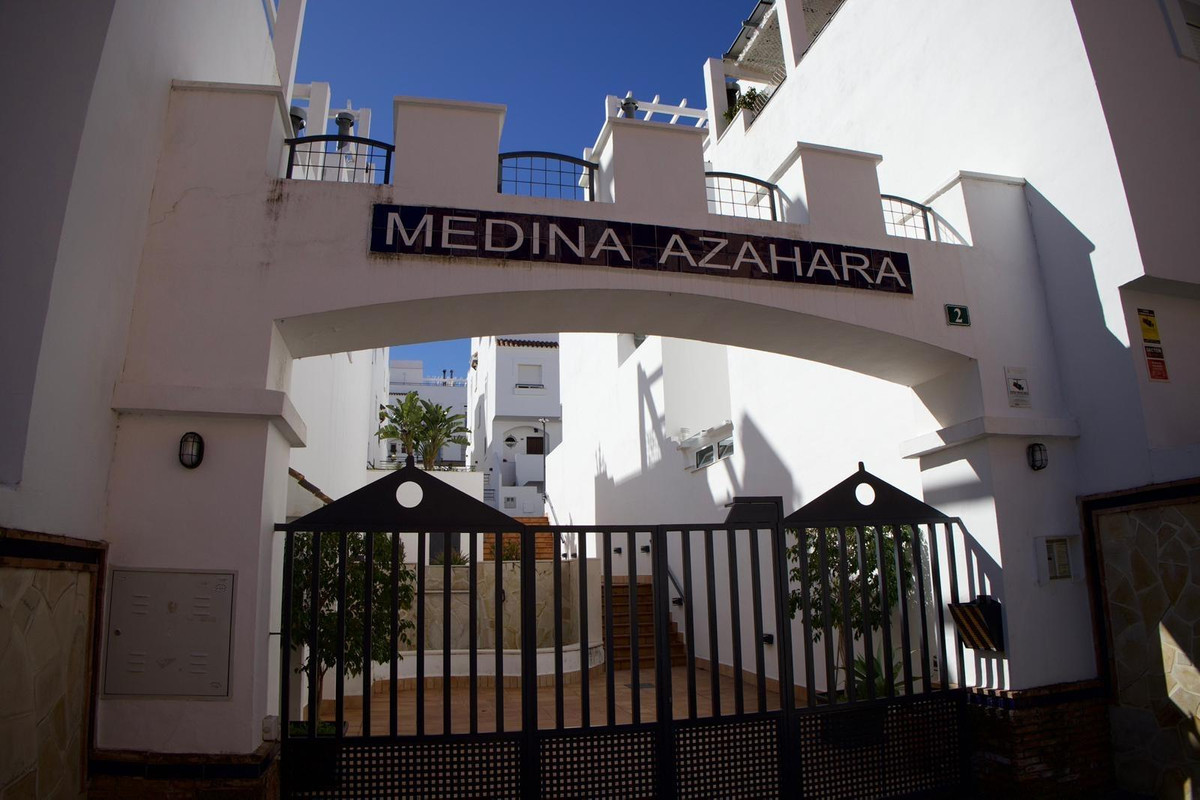 4 Bed Townhouse for sale in Fuengirola Costa Del Sol, Málaga, Spain