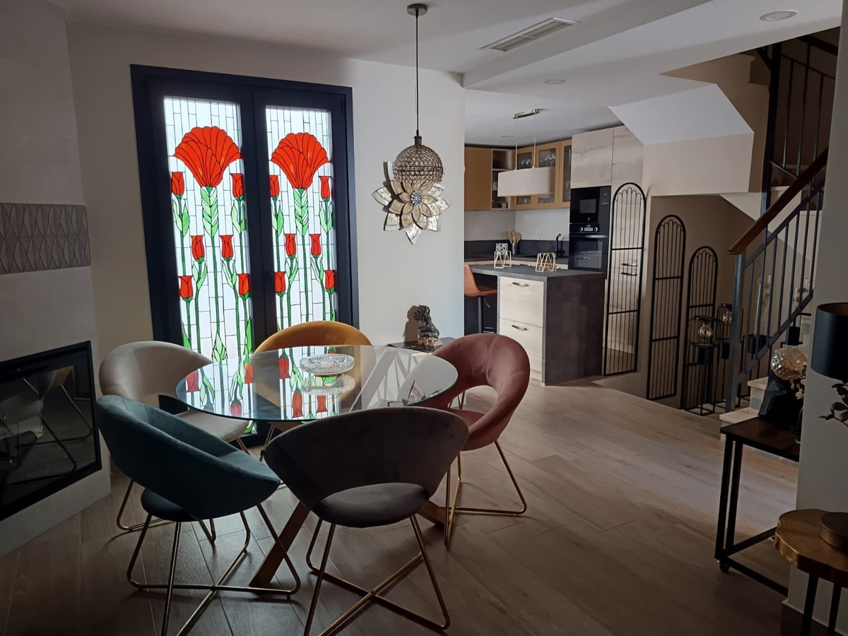 4 Bed Townhouse for sale in Fuengirola Costa Del Sol, Málaga, Spain