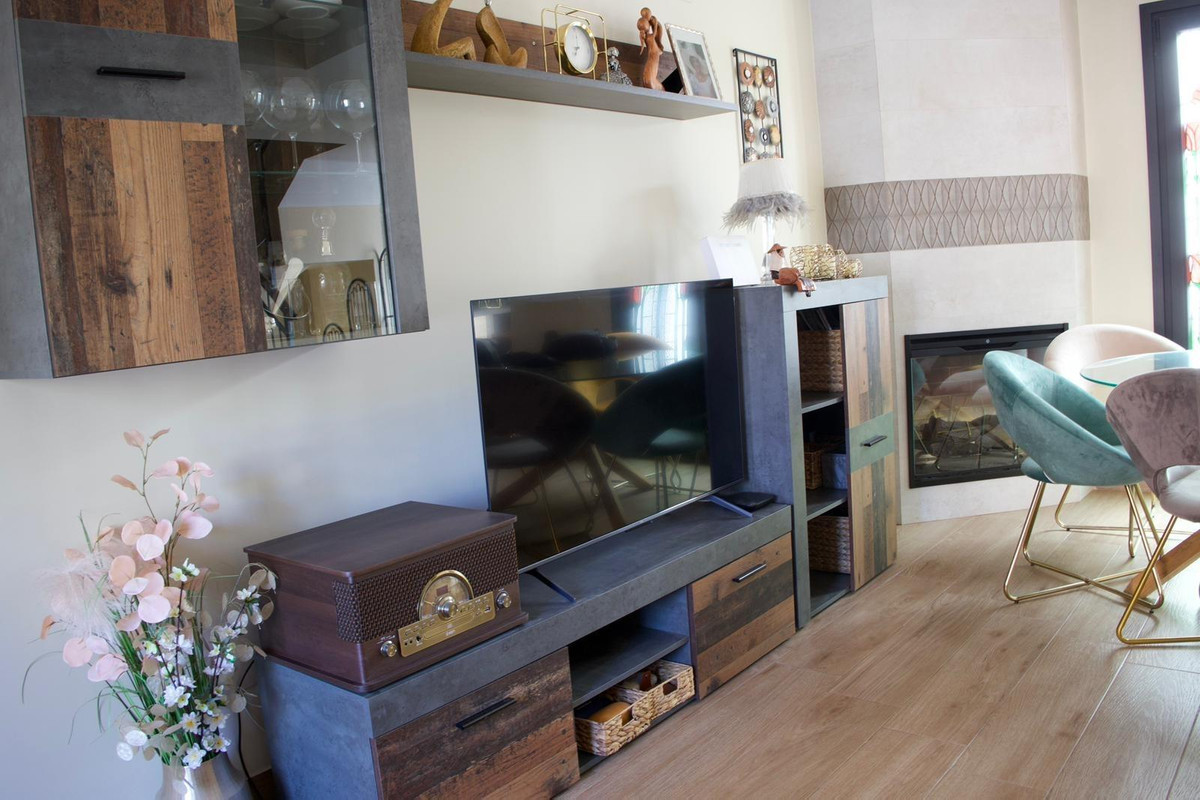 4 Bed Townhouse for sale in Fuengirola Costa Del Sol, Málaga, Spain