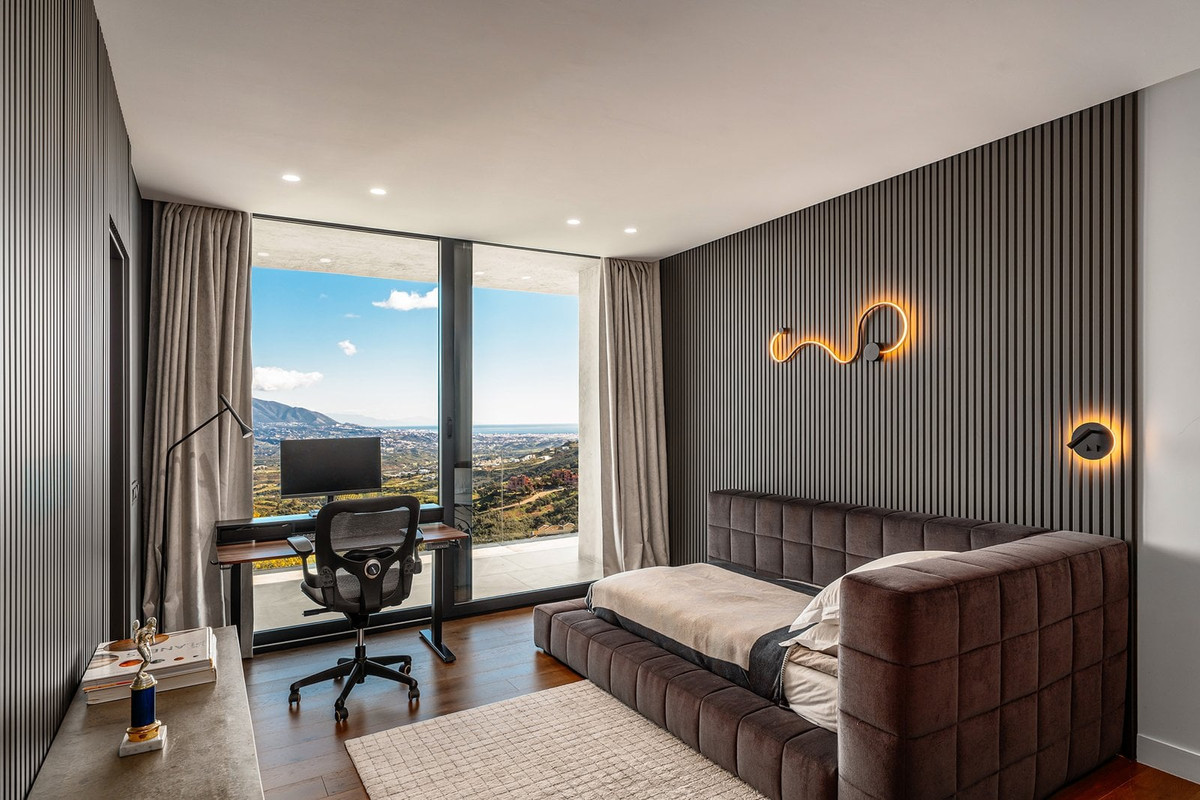 Se vende Villa - Chalet de 6 dormitorios en Costa Del Sol, Málaga, España