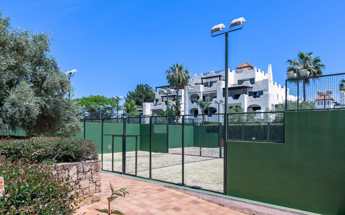 Se vende Apartamento Planta Baja de 3 dormitorios en Costa Del Sol, Cadiz, España