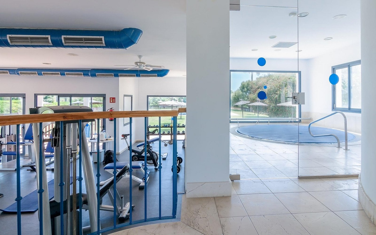 Se vende Apartamento Planta Baja de 3 dormitorios en Costa Del Sol, Cadiz, España