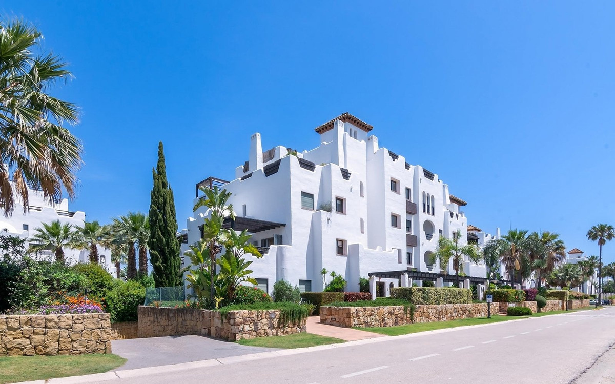 Se vende Apartamento Planta Baja de 3 dormitorios en Costa Del Sol, Cadiz, España