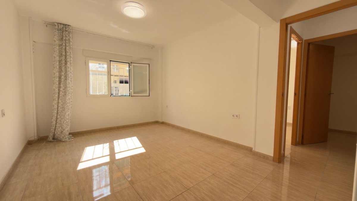 Se vende Apartamento Planta Media de 2 dormitorios en Costa Blanca, Alicante, España