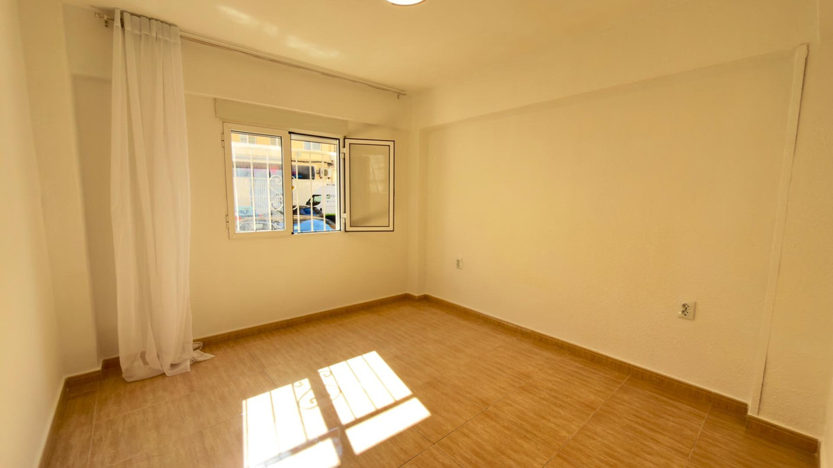 Se vende Apartamento Planta Media de 2 dormitorios en Costa Blanca, Alicante, España