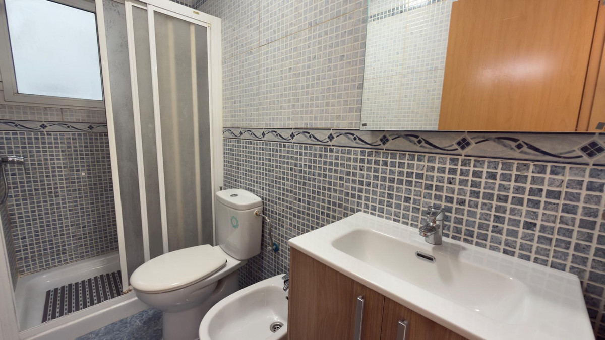 Se vende Apartamento Planta Media de 2 dormitorios en Costa Blanca, Alicante, España