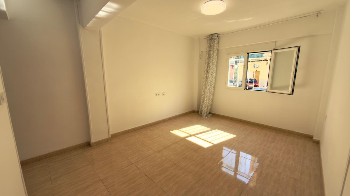 Se vende Apartamento Planta Media de 2 dormitorios en Costa Blanca, Alicante, España