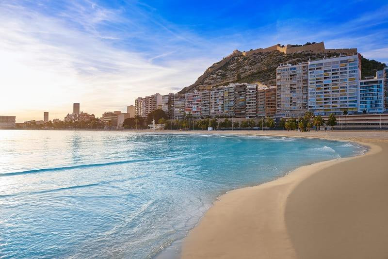 Se vende Apartamento Planta Media de 2 dormitorios en Costa Blanca, Alicante, España