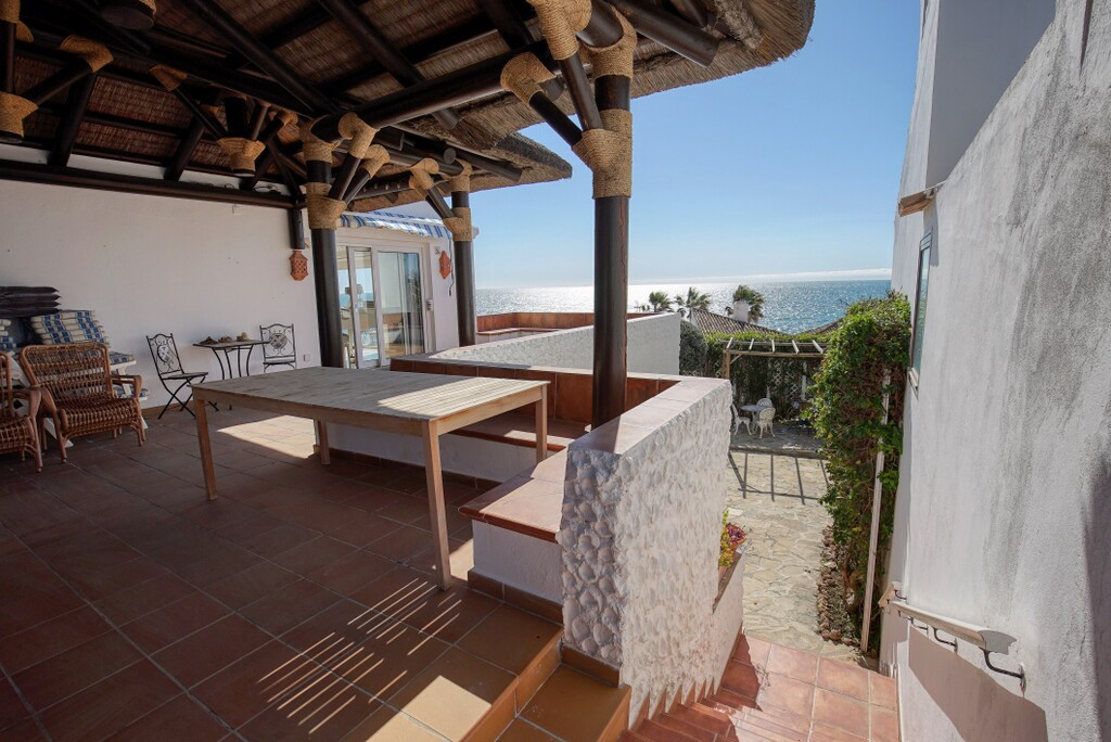 3 Bed Townhouse for sale in Estepona Costa Del Sol, Málaga, Spain
