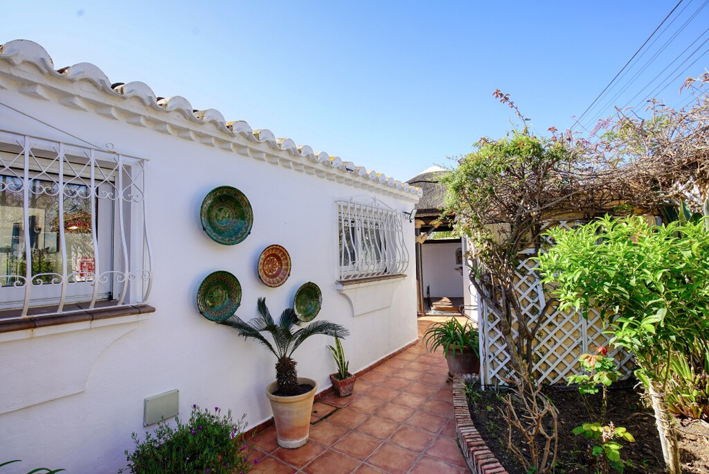 3 Bed Townhouse for sale in Estepona Costa Del Sol, Málaga, Spain