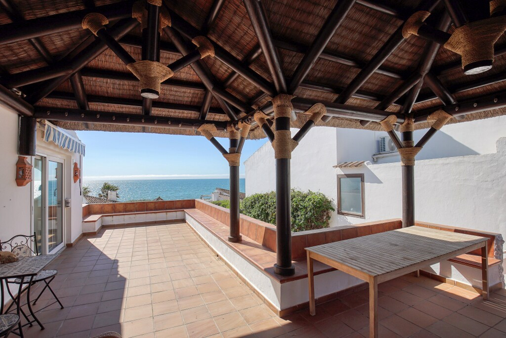 3 Bed Townhouse for sale in Estepona Costa Del Sol, Málaga, Spain