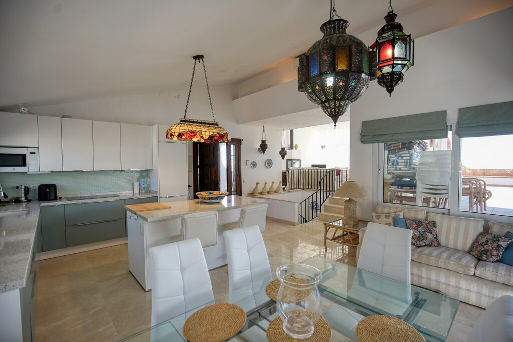 3 Bed Townhouse for sale in Estepona Costa Del Sol, Málaga, Spain