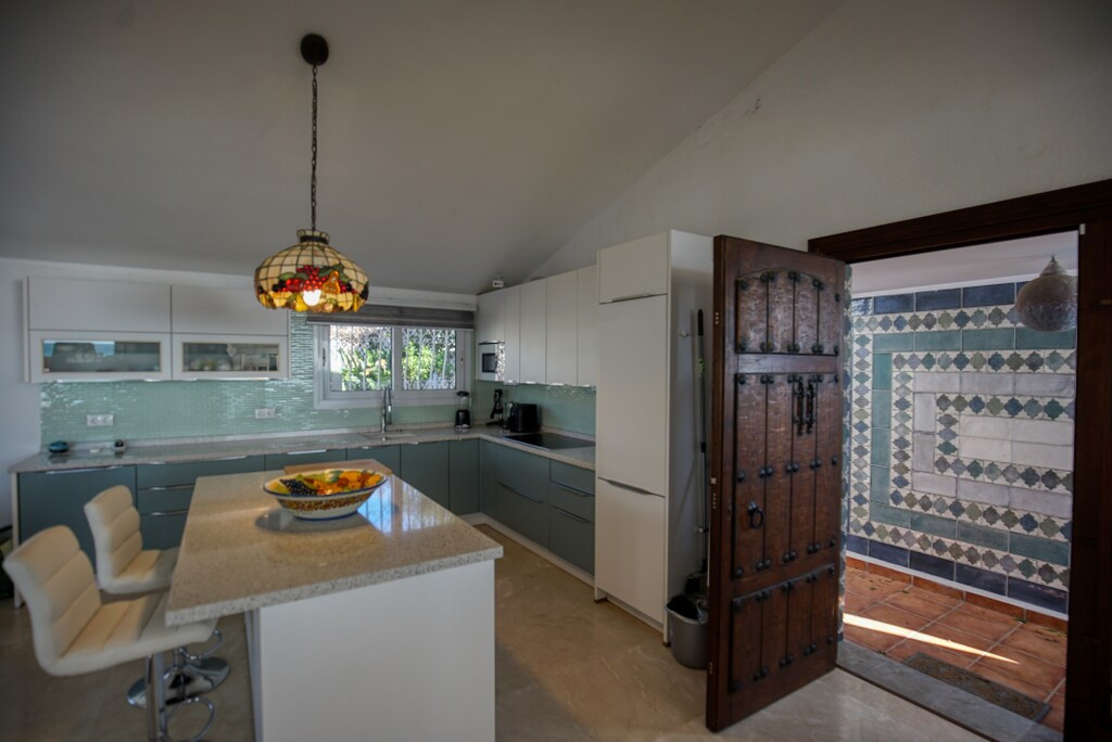 3 Bed Townhouse for sale in Estepona Costa Del Sol, Málaga, Spain