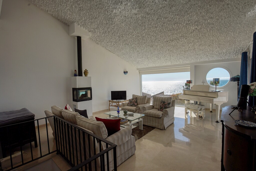 3 Bed Townhouse for sale in Estepona Costa Del Sol, Málaga, Spain