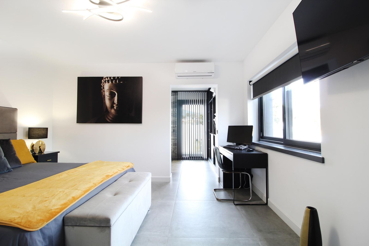 3 Bed Townhouse for sale in San Pedro De Alcántara Costa Del Sol, Málaga, Spain