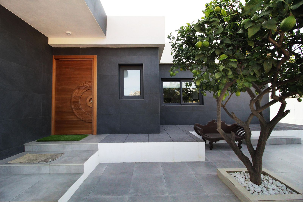3 Bed Townhouse for sale in San Pedro De Alcántara Costa Del Sol, Málaga, Spain